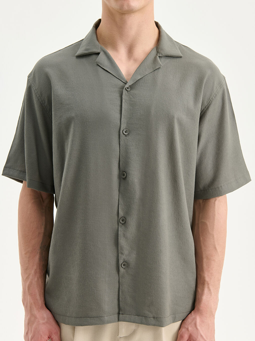 Haki Regular Fit Kısa Kollu Erkek Dokulu Gömlek-2
