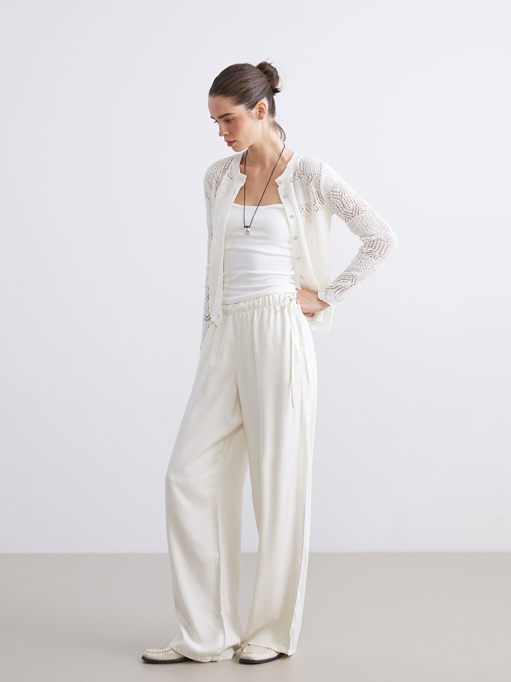 Beyaz Beli Lastikli Wideleg Kadın Jean Pantolon