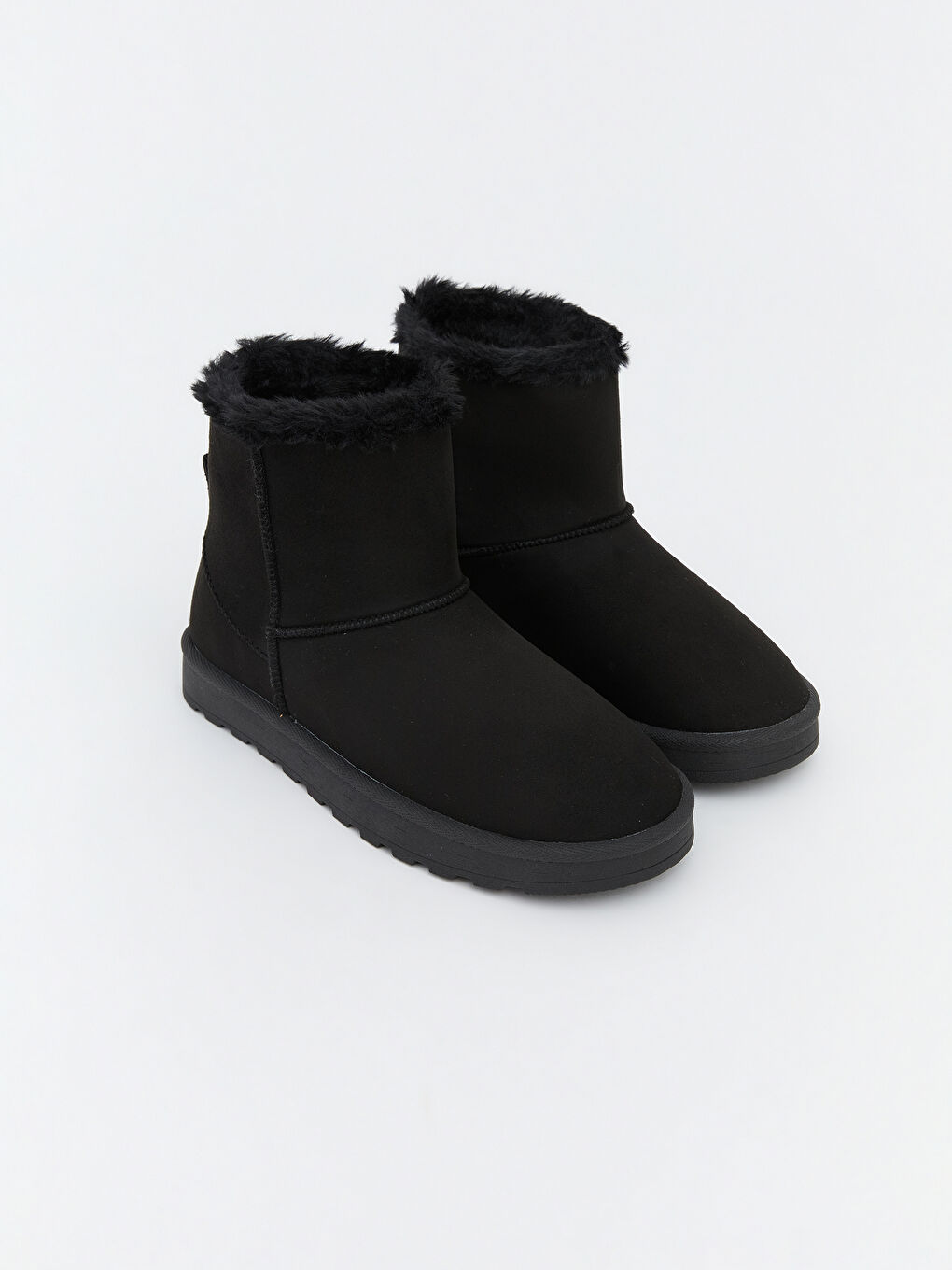 Siyah Süet Görünümlü Kadın Bot