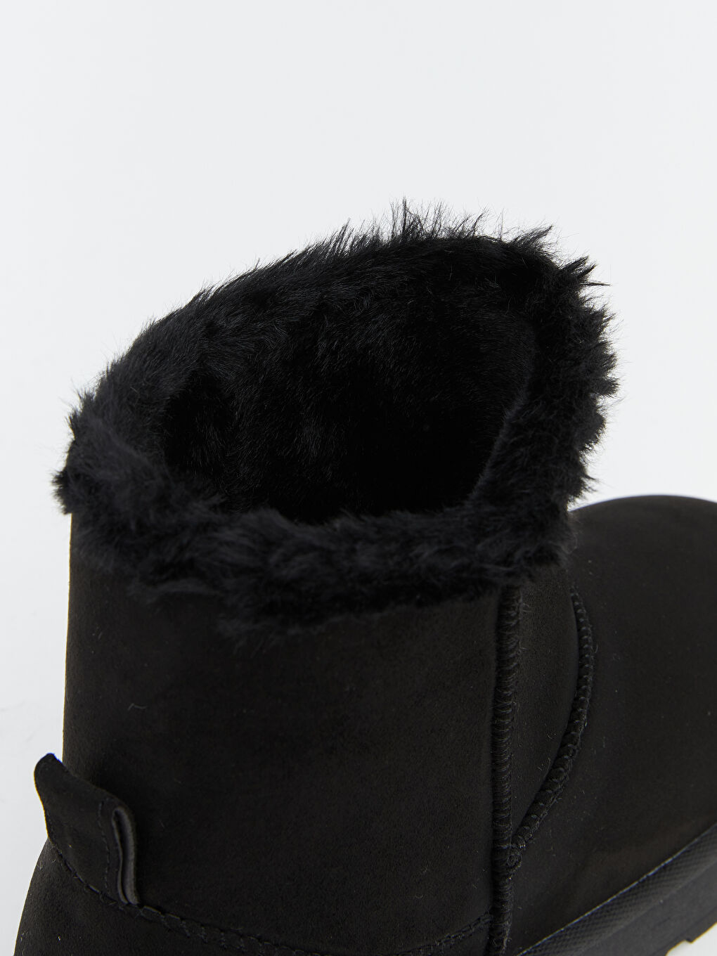 Siyah Süet Görünümlü Kadın Bot-5