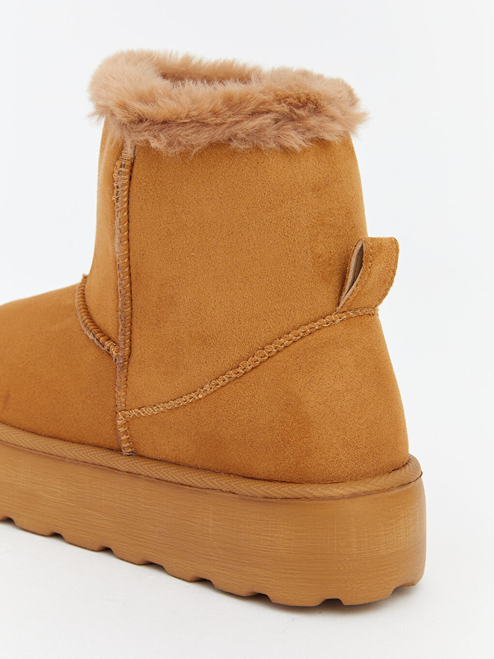 Bej İçi Kürklü Kadın Bot-4