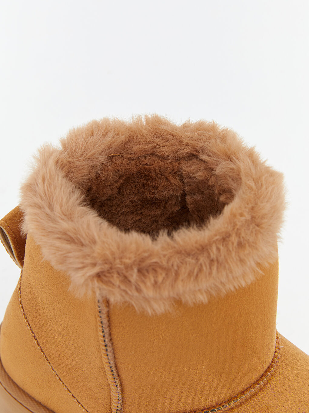 Bej İçi Kürklü Kadın Bot-5