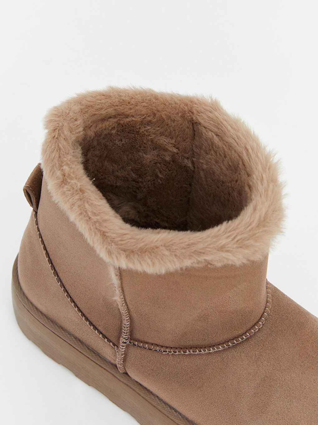 Kahverengi İçi Kürklü Kadın Bot-5