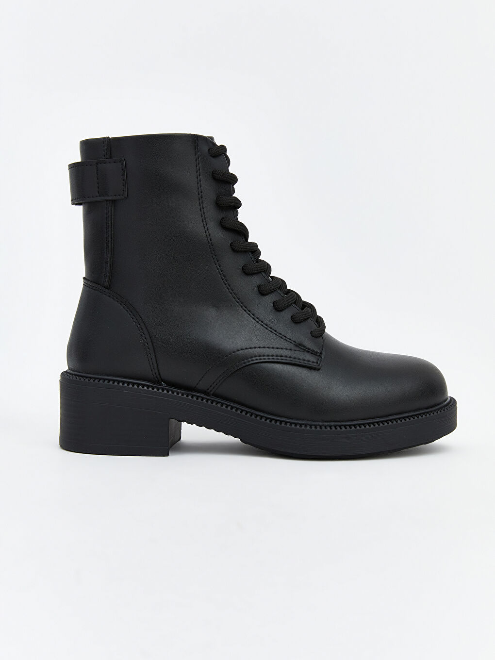 Siyah Deri Görünümlü Bağcıklı Kadın Bot-1