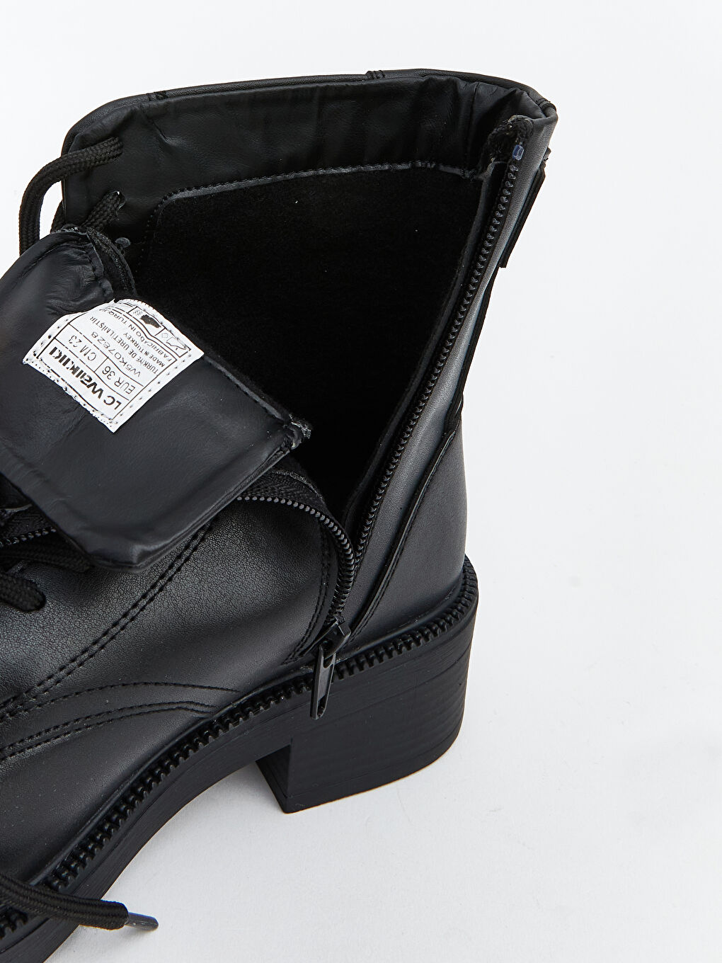 Siyah Deri Görünümlü Bağcıklı Kadın Bot-6