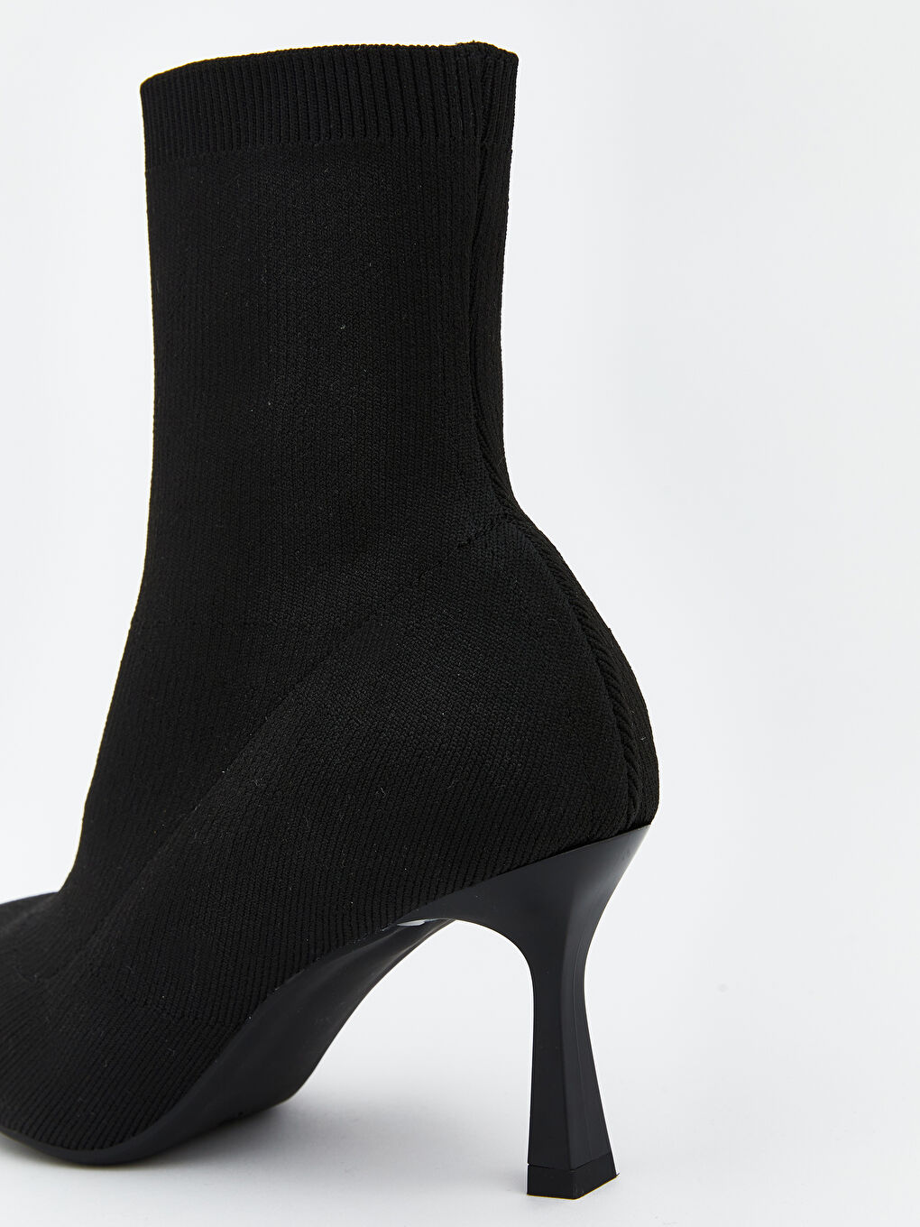 Siyah Süet Görünümlü Kadın Topuklu Bot-4
