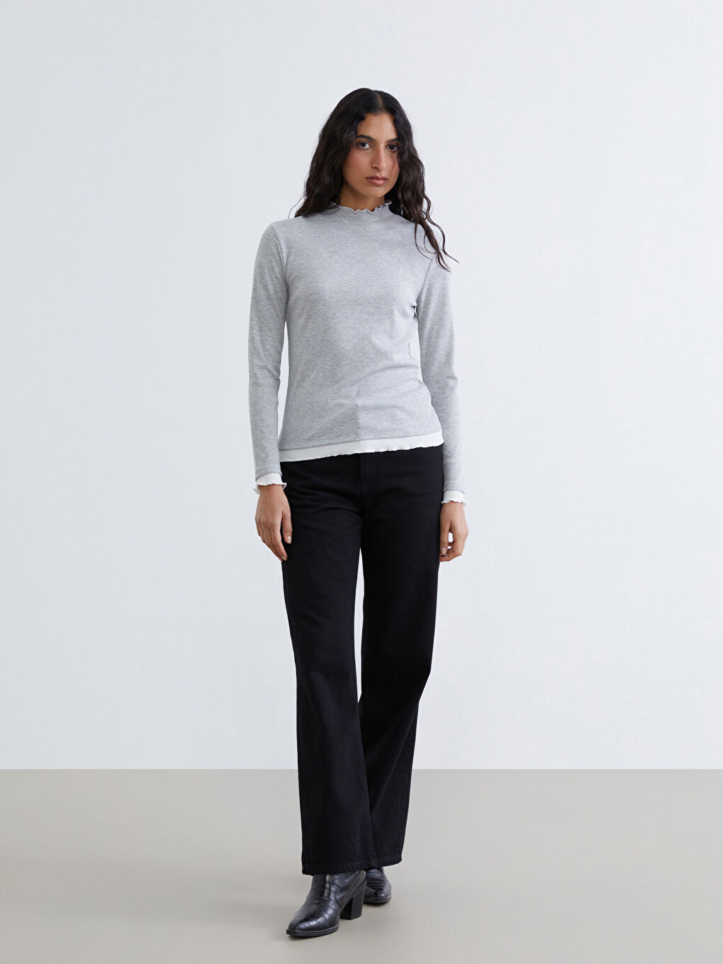 Gri Fırfırlı Dik Yaka Kadın Body-1