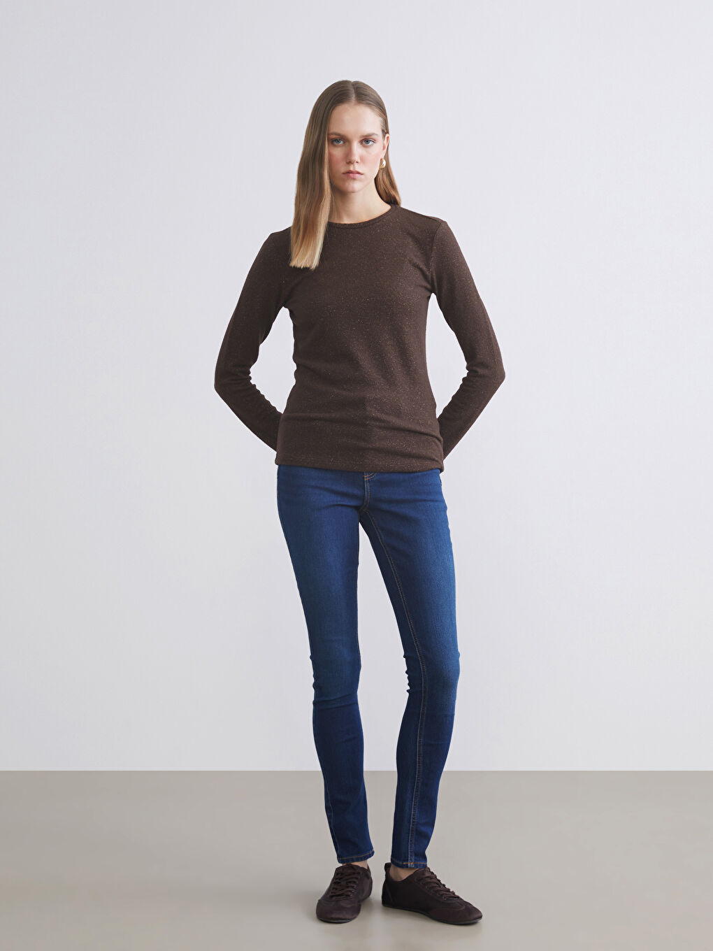 Әйелдерге арналған дөңгелек жағалы боди-1