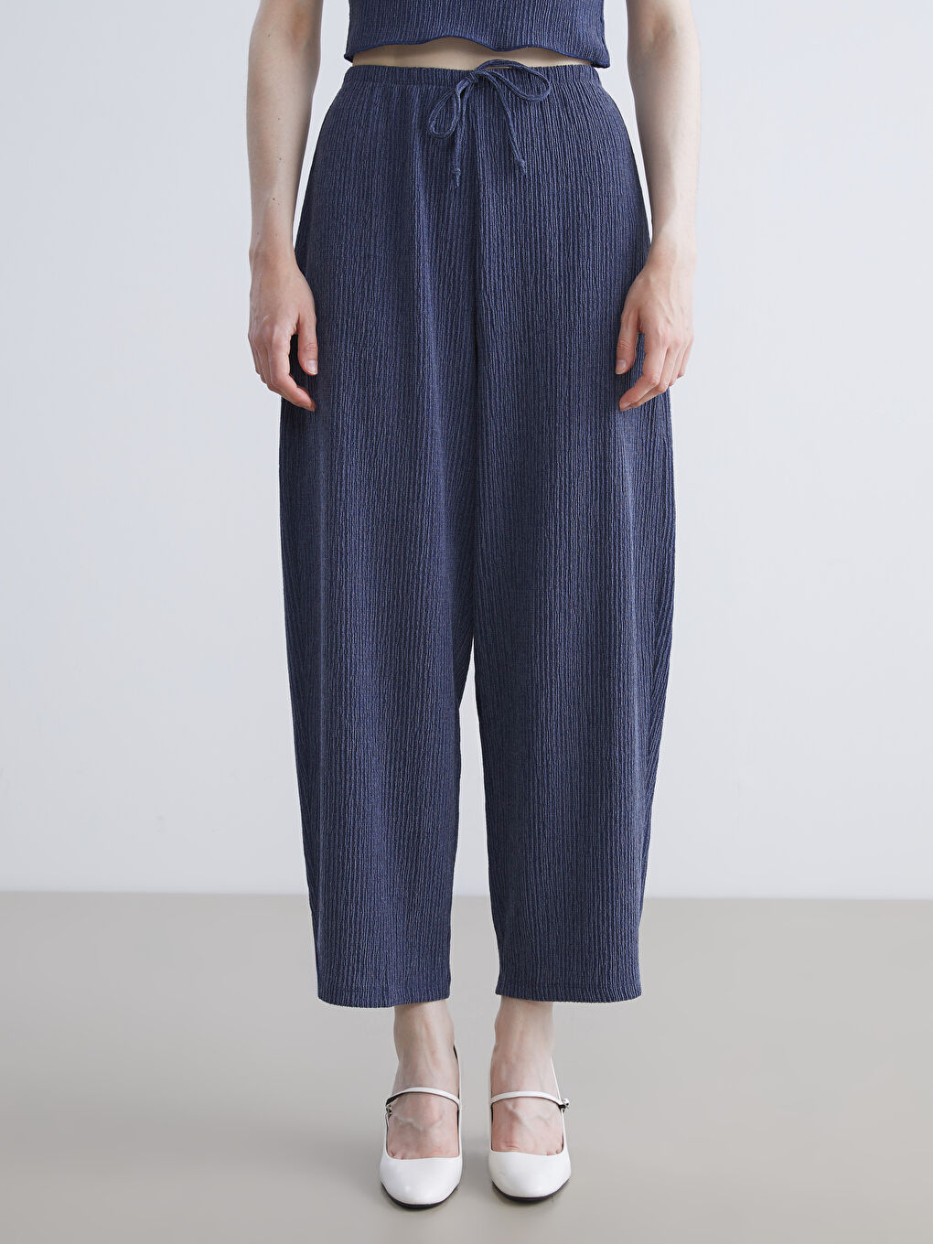 Lacivert Beli Lastikli Dokulu Kadın Pantolon-1