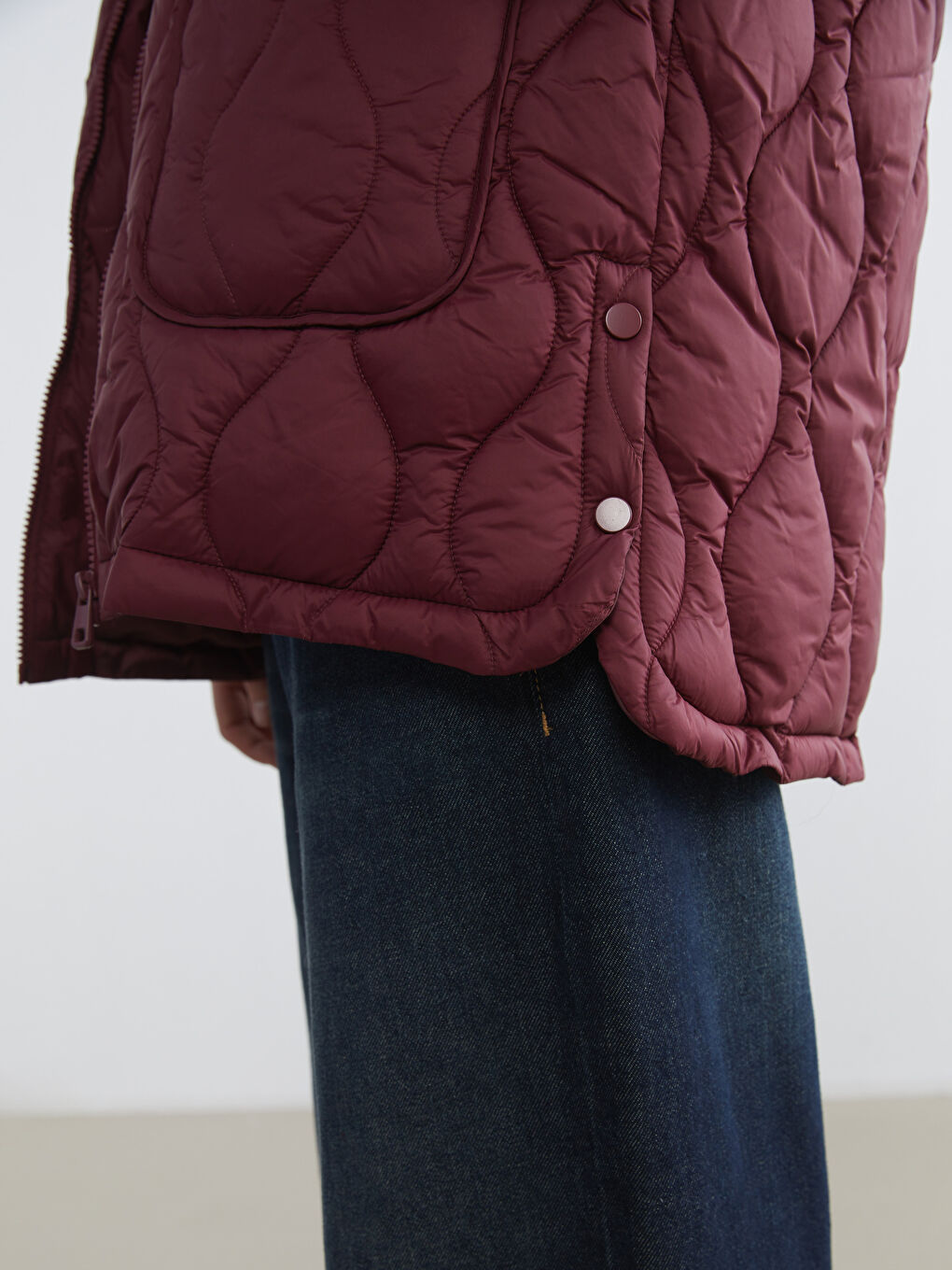 Bordo Kapüşonlu Kapitone Kadın Şişme Mont-2