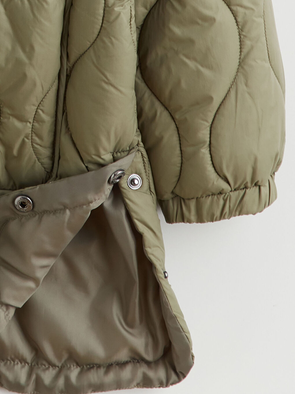 Haki Kapüşonlu Kapitone Kadın Şişme Mont-8