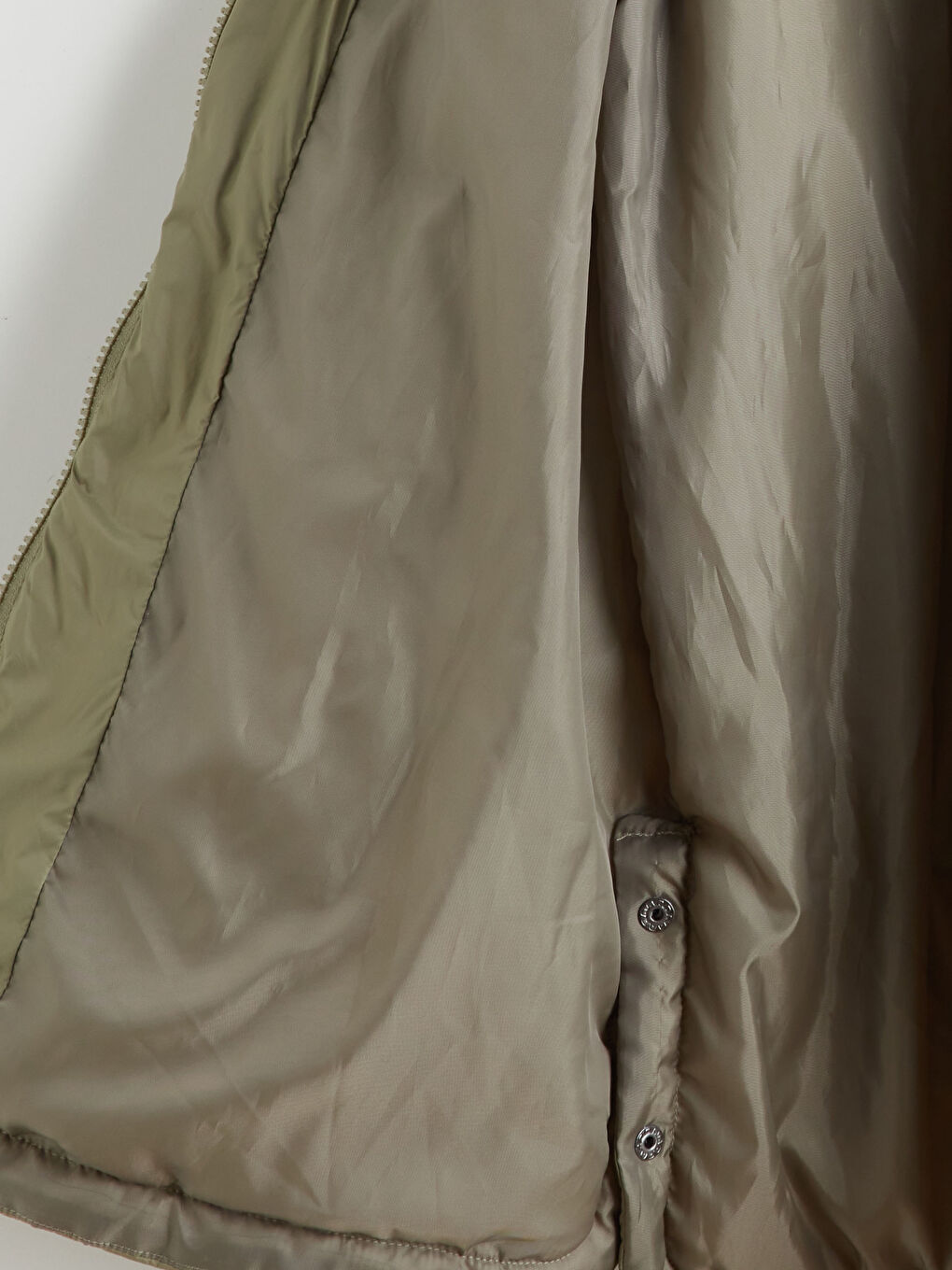 Haki Kapüşonlu Kapitone Kadın Şişme Mont-9