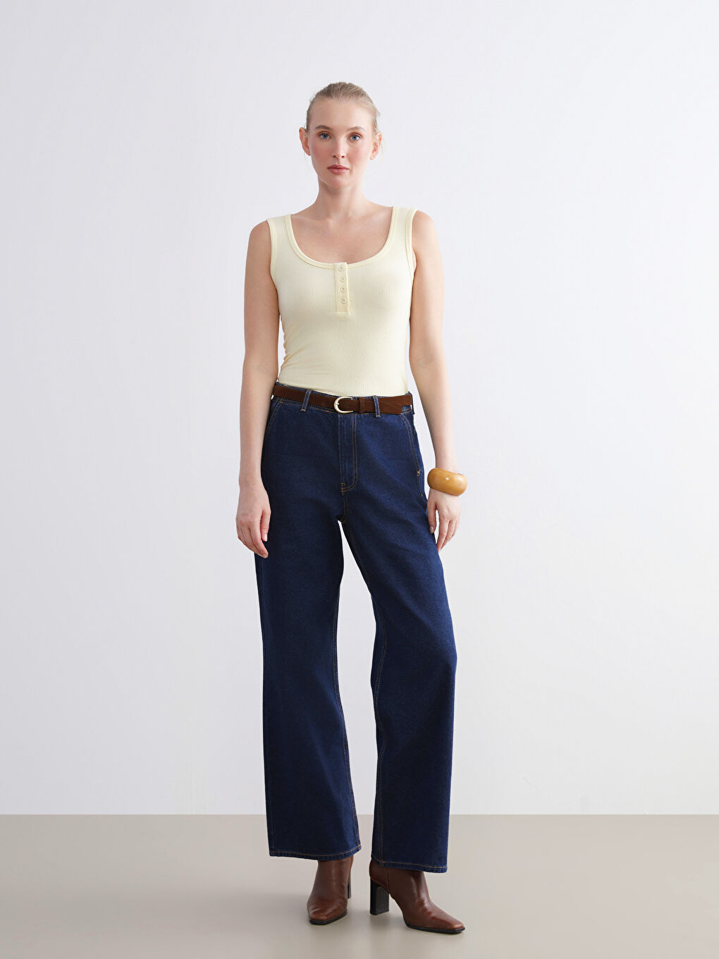 Sarı U Yaka Kadın Atlet-1