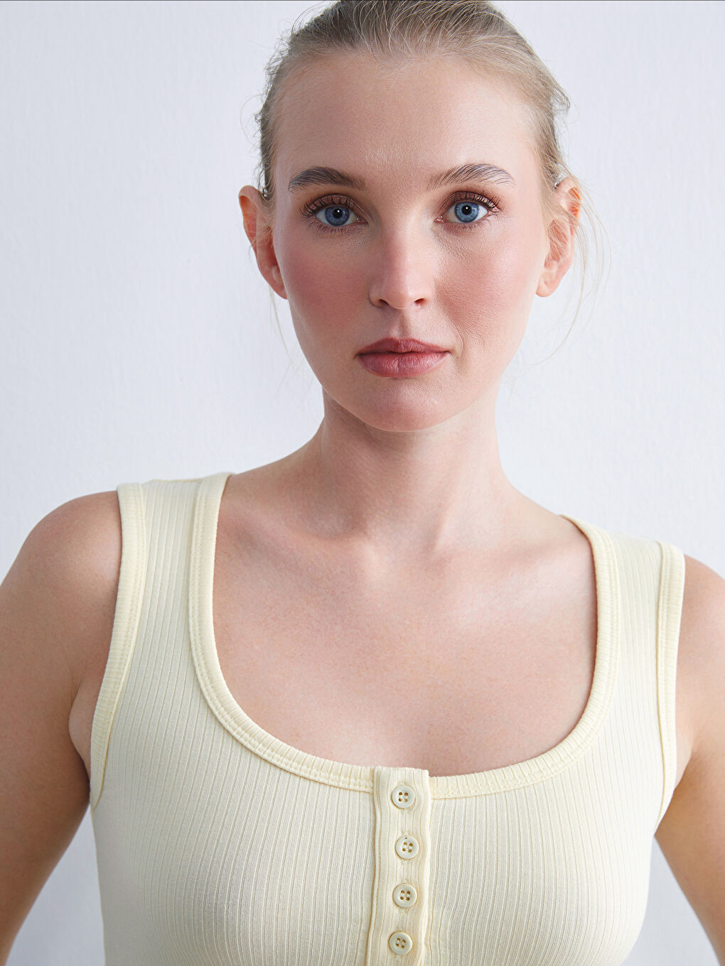 Sarı U Yaka Kadın Atlet-2