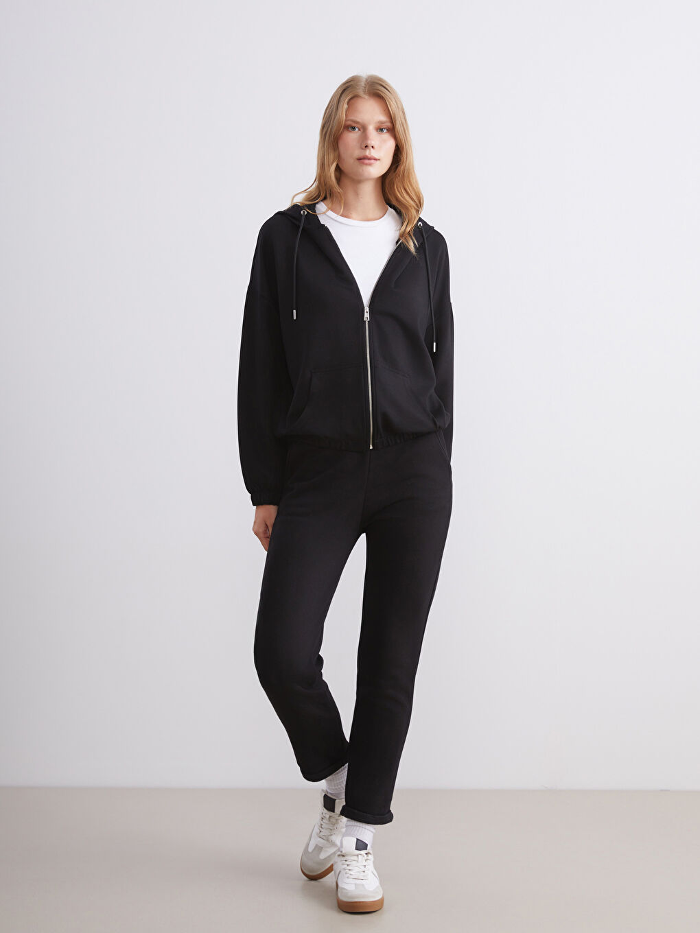 Siyah Kapüşonlu Oversize Kadın Fermuarlı Sweatshirt-1