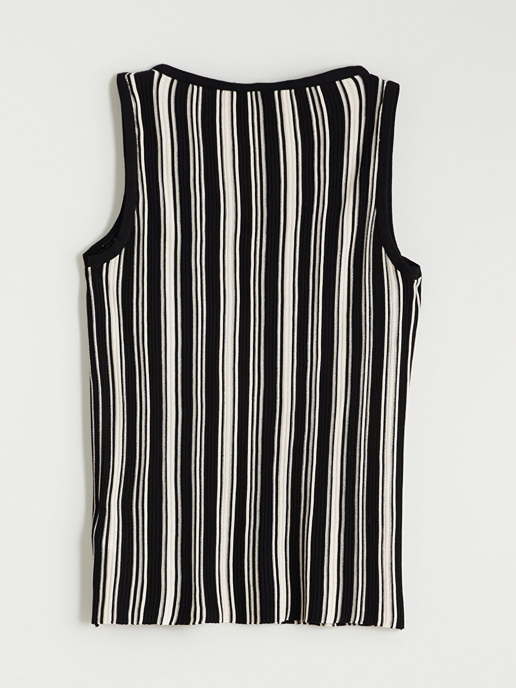 Ekru V Yaka Çizgili Kadın Triko Atlet-6