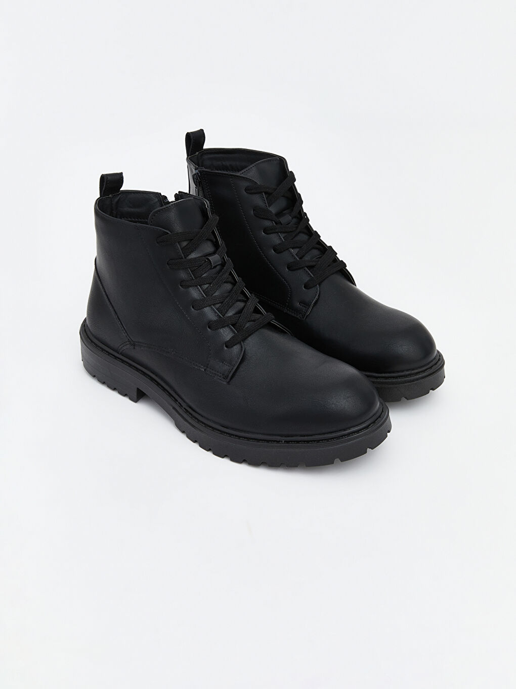 Siyah Bağcık ve Fermuarlı Deri Görünümlü Erkek Bot