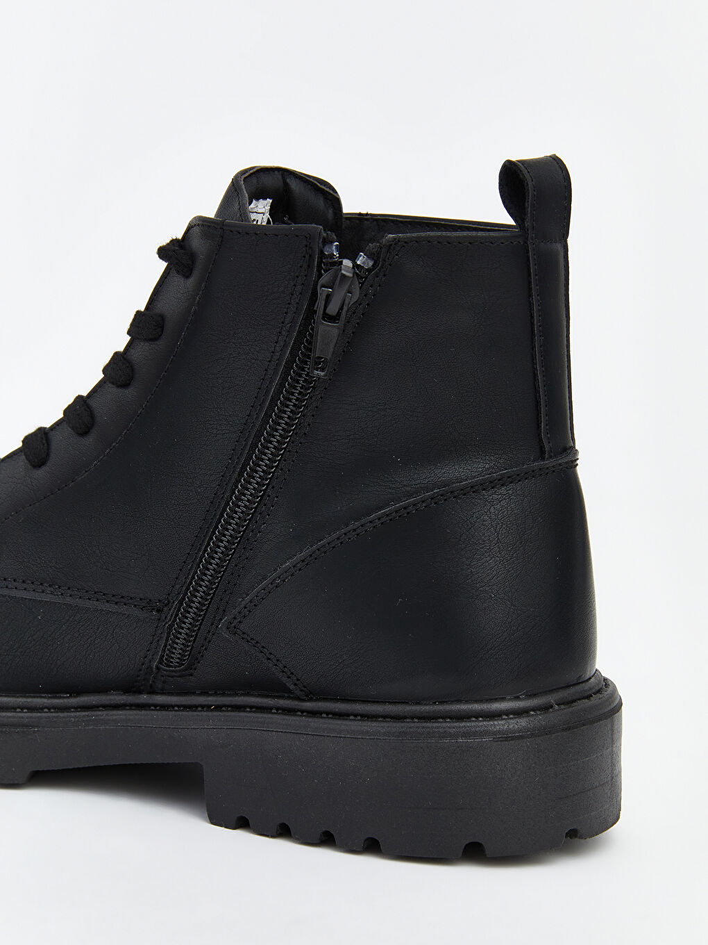 Siyah Bağcık ve Fermuarlı Deri Görünümlü Erkek Bot-4