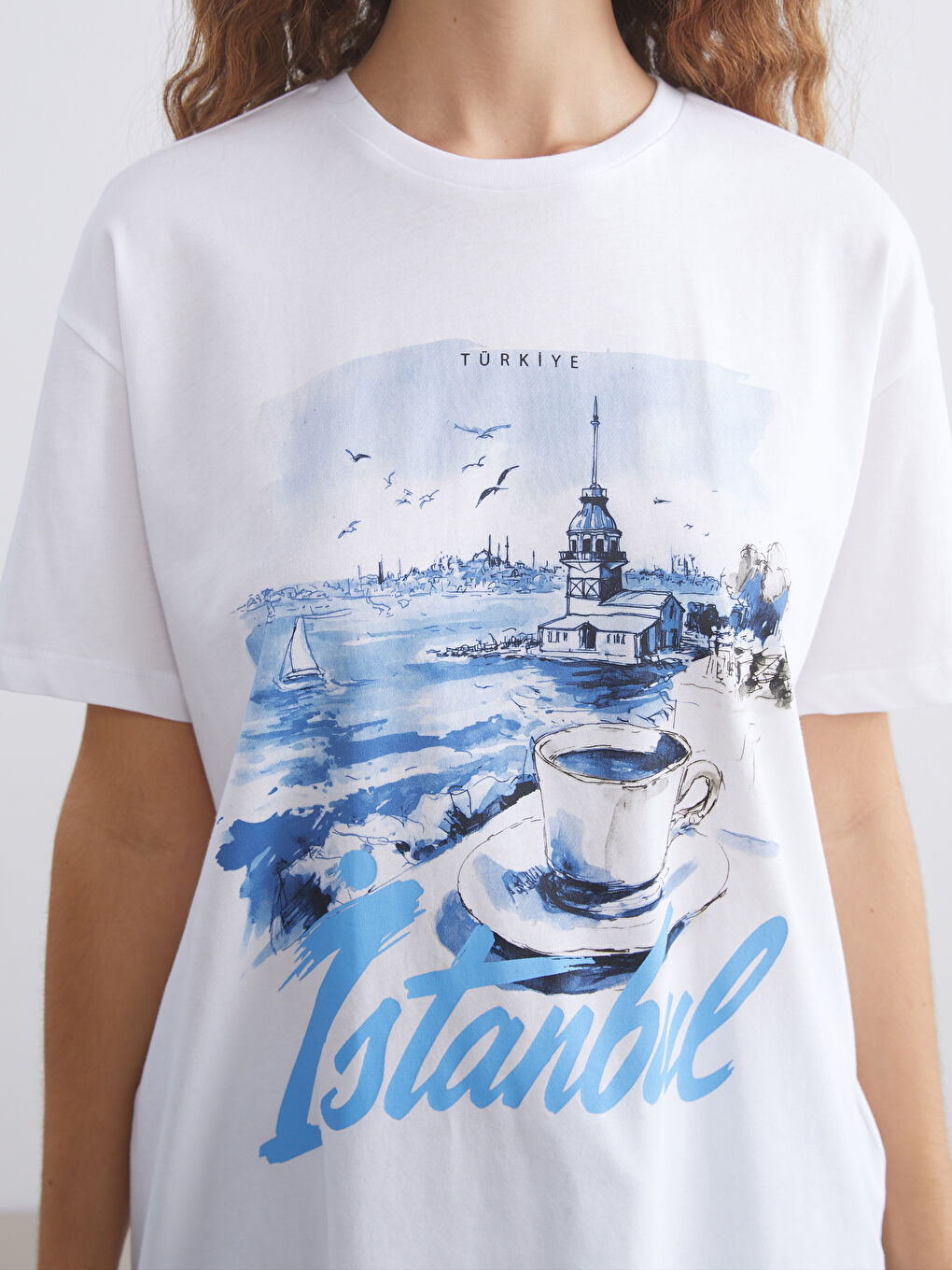 Beyaz İstanbul Baskılı Kadın Tişört-2