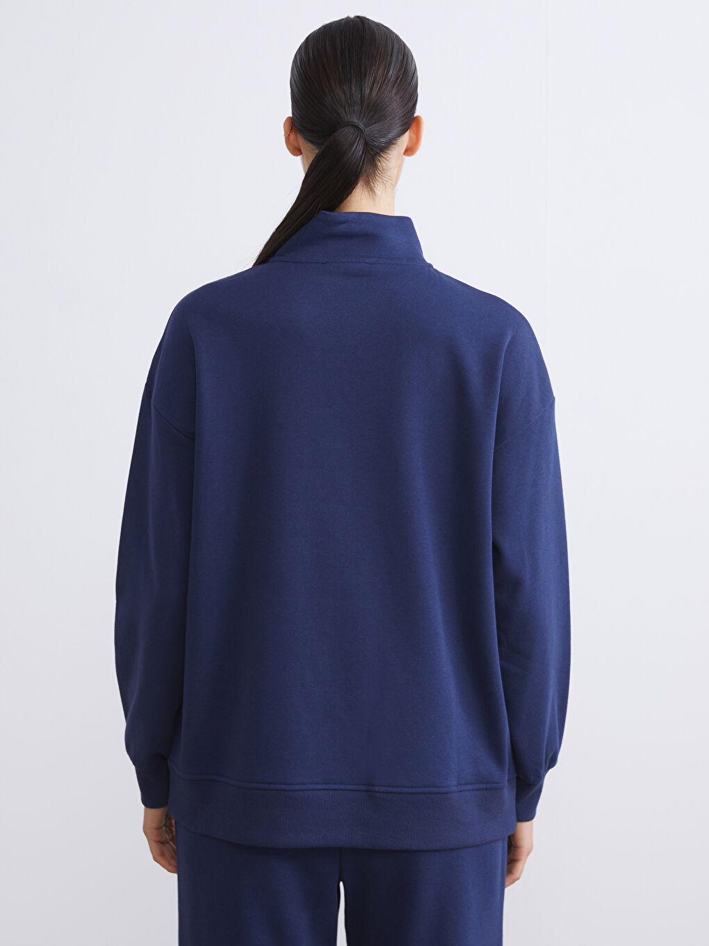 بلوزة طويلة غليظة نسائية أوفرسايز بياقة عالية-3