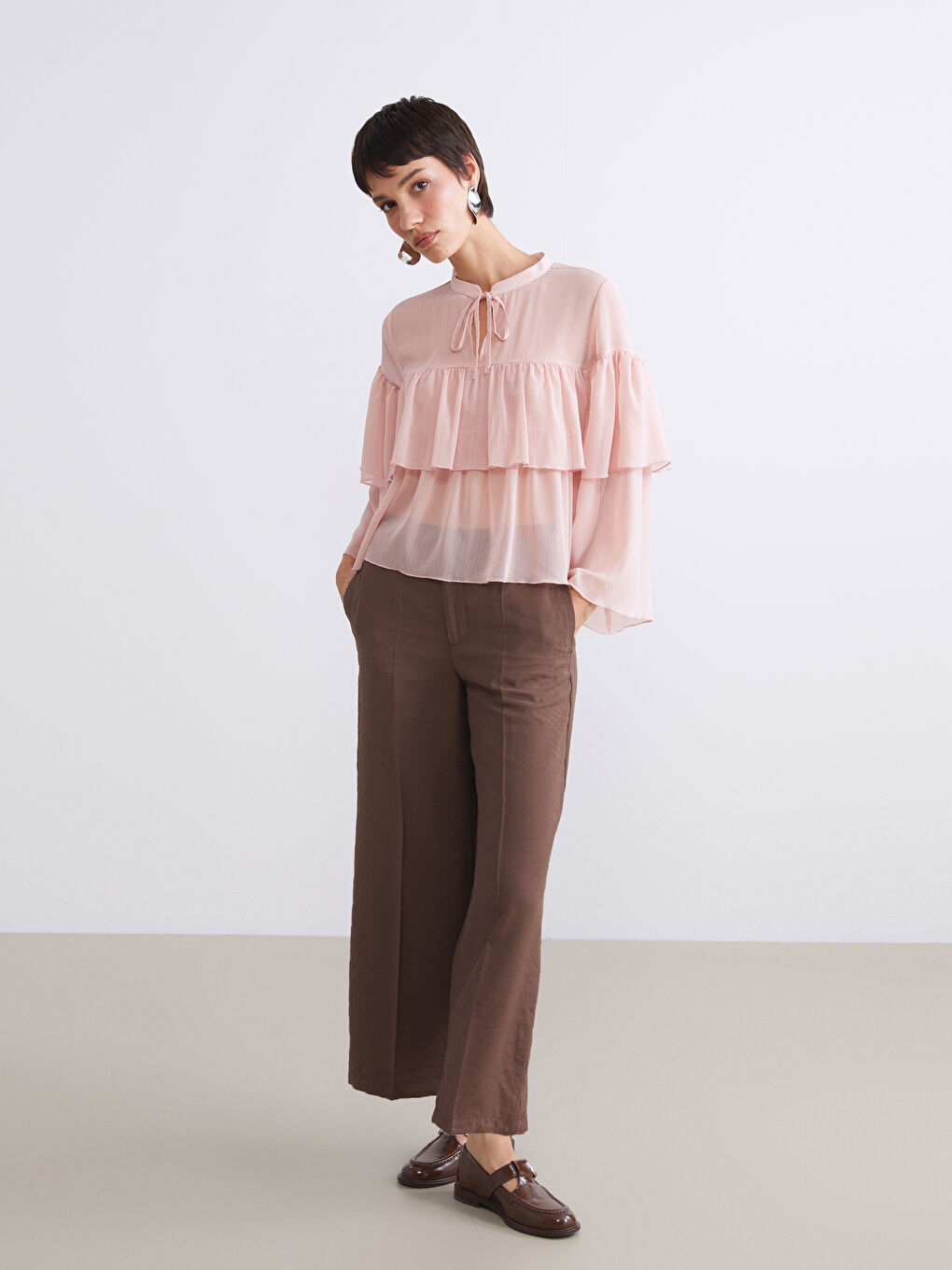 Pembe Bağlamalı Yaka Şifon Fırfırlı Bluz-1