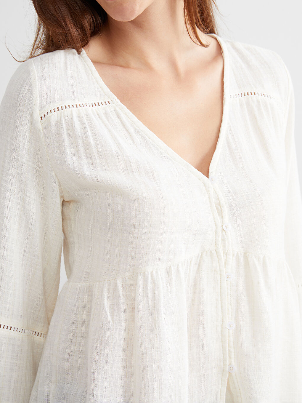 Ekru V Yaka Ajurlu Bluz-2