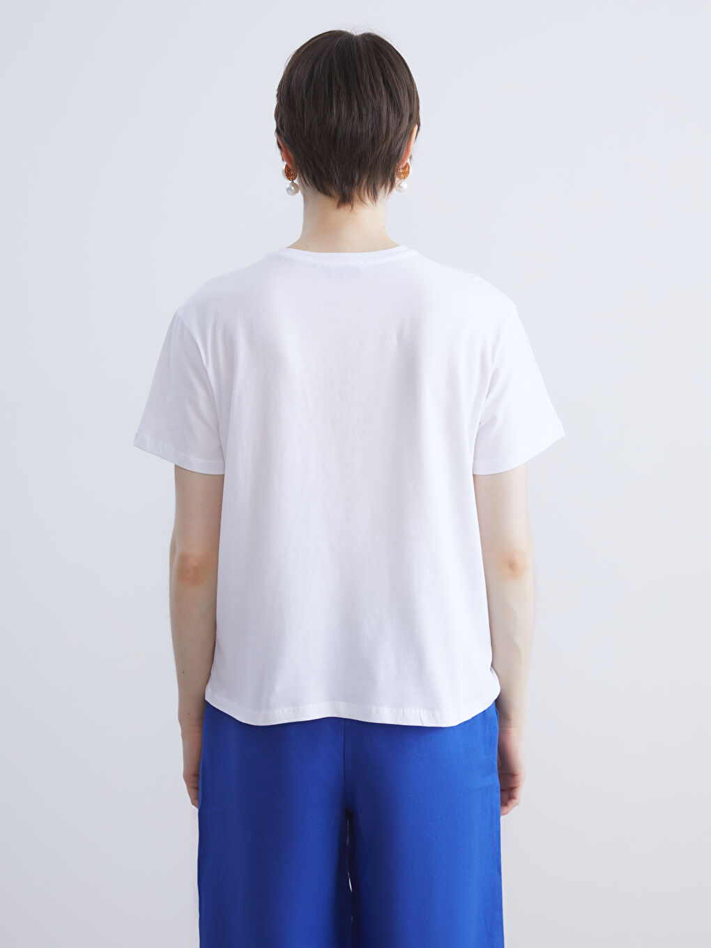 Ekru Bisiklet Yaka Dantel Cepli Kadın Tişört-4