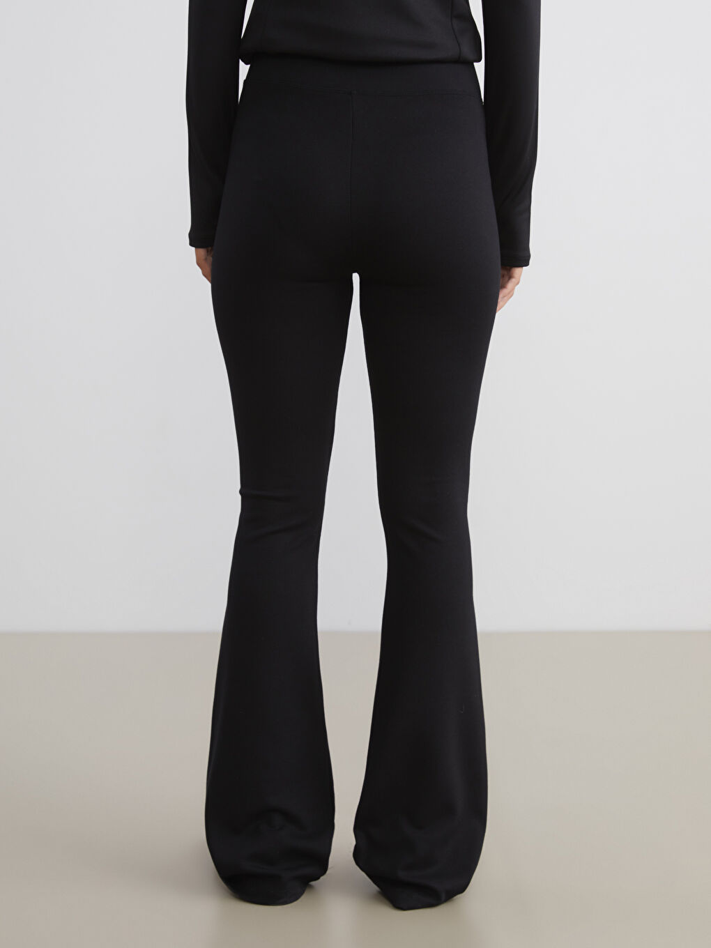 Siyah İspanyol Paça Toparlayıcı Kadın Tayt Pantolon-3