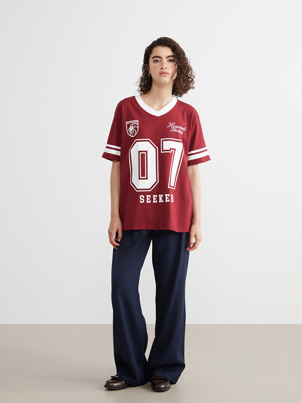 Bordo V Yaka Harry Potter Baskılı Oversize Kadın Tişört-2