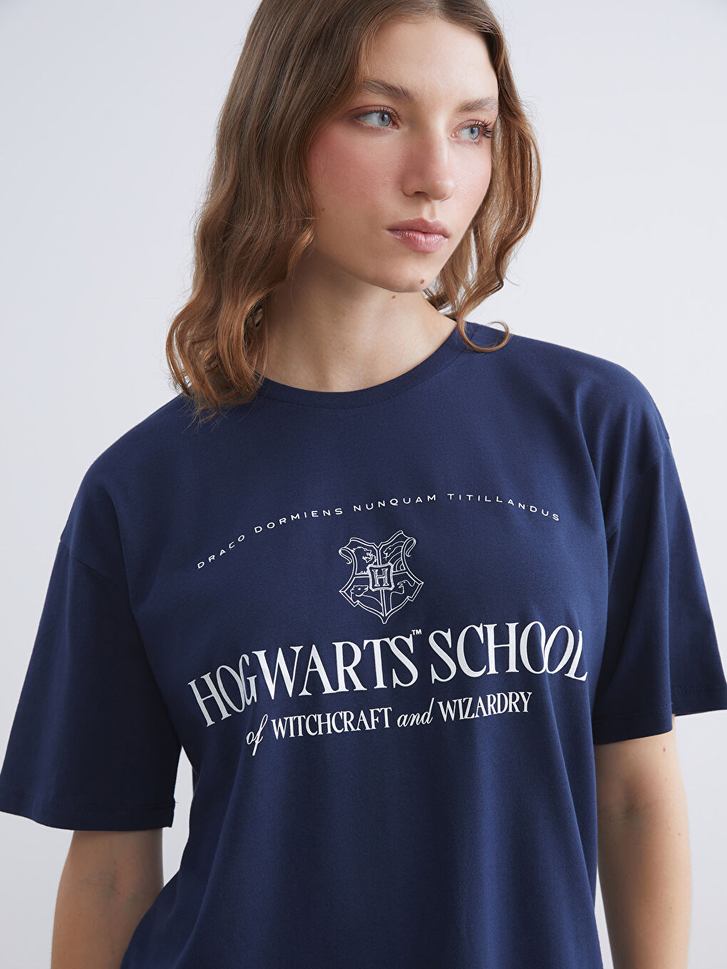 Lacivert Bisiklet Yaka Harry Potter Baskılı Kadın Tişört-1