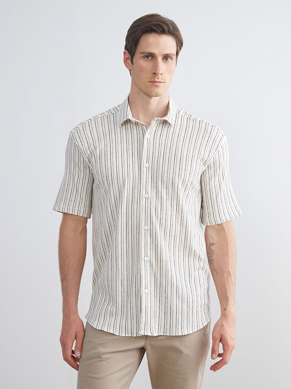 Ekru Regular Fit Kısa Kollu Çizgili Erkek Gömlek