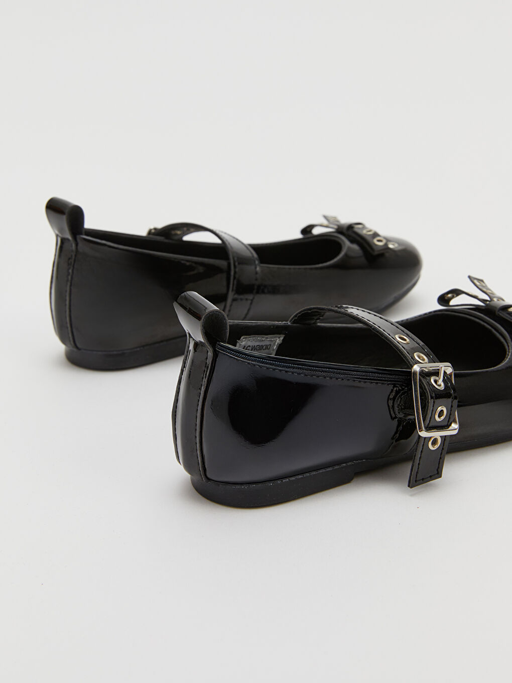 Siyah Deri Görünümlü Kız Bebek Babet-4