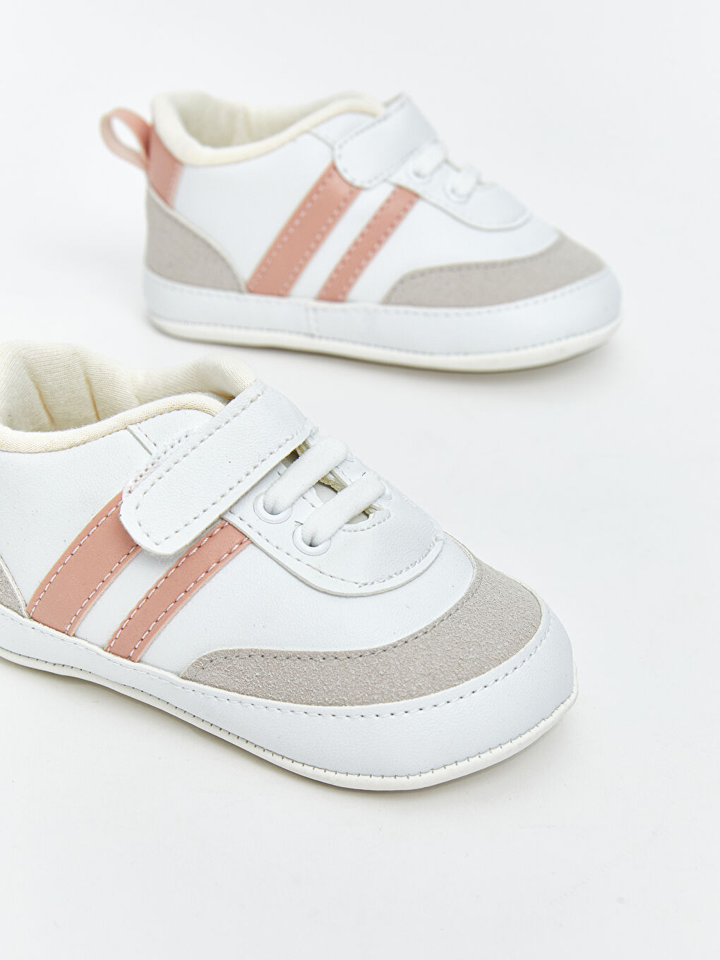 Beyaz Bağcık ve Cırt Cırtlı Kız Bebek Spor Ayakkabı-2