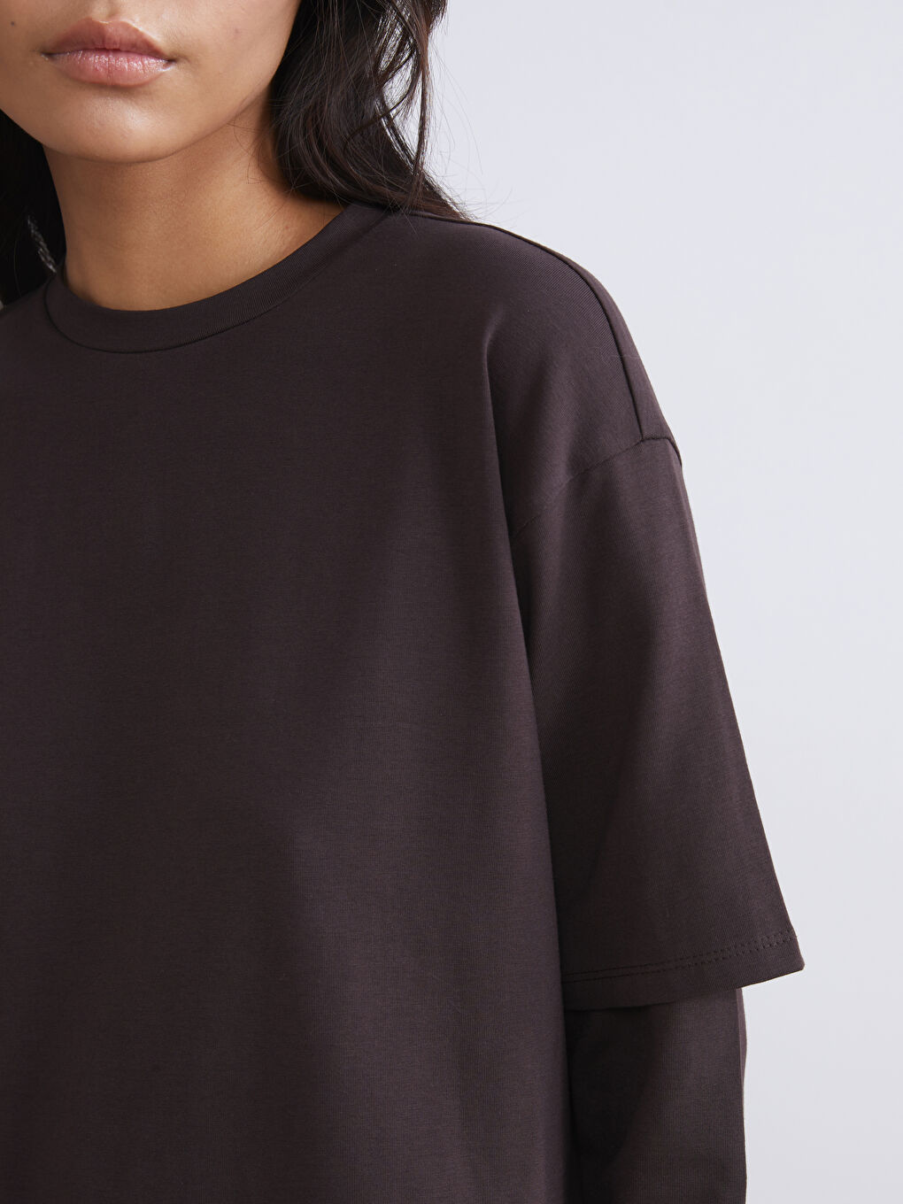 Kahverengi Bisiklet Yaka Kadın Tişört-2