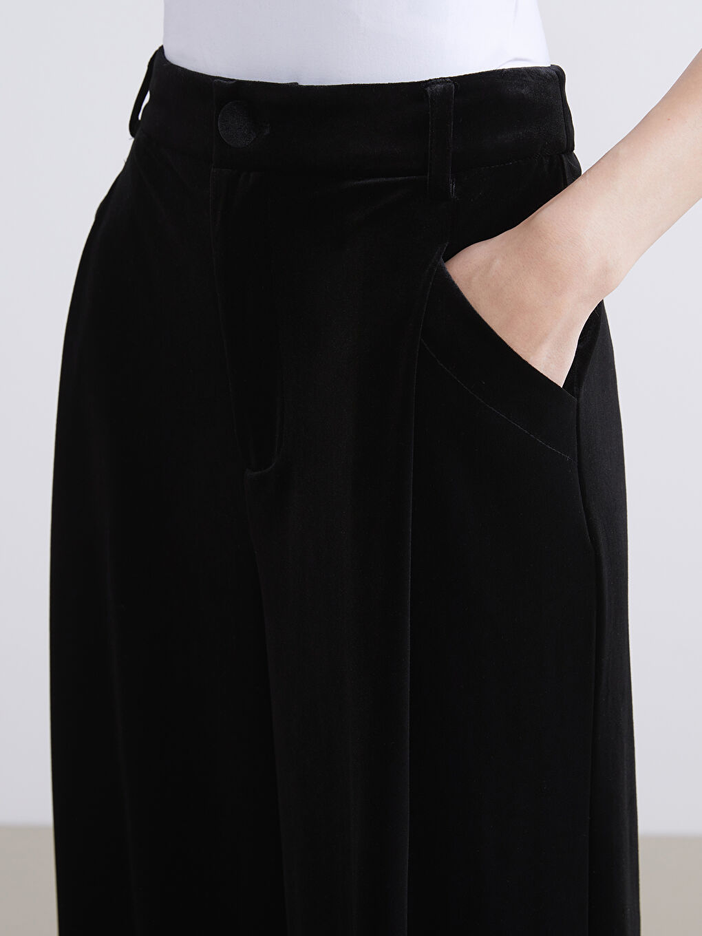 Siyah Geniş Paça Kadın Kadife Pantolon-4