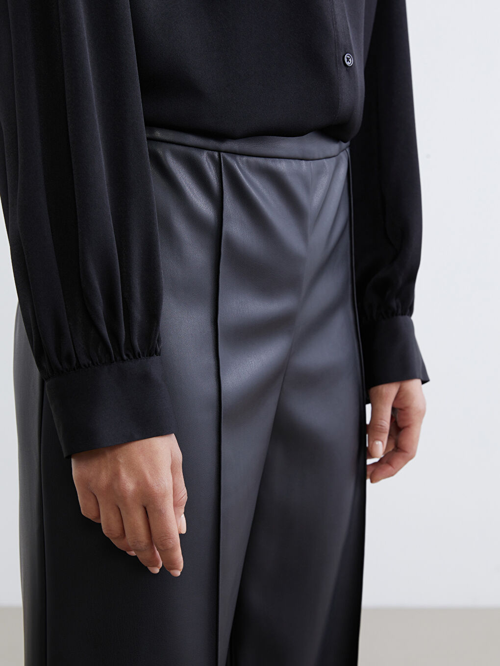 Woman BLACK Trousers-2