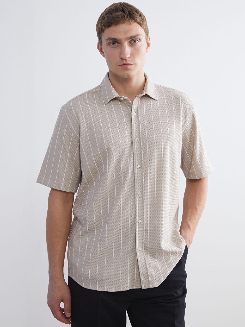 Bej Regular Fit Kısa Kollu Çizgili Erkek Gömlek-1