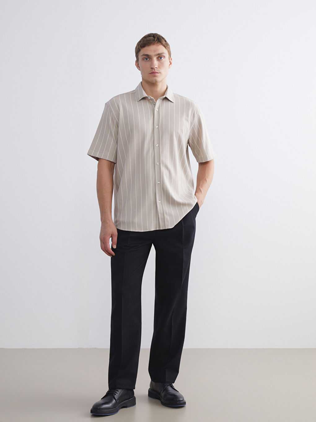 Bej Regular Fit Kısa Kollu Çizgili Erkek Gömlek-2