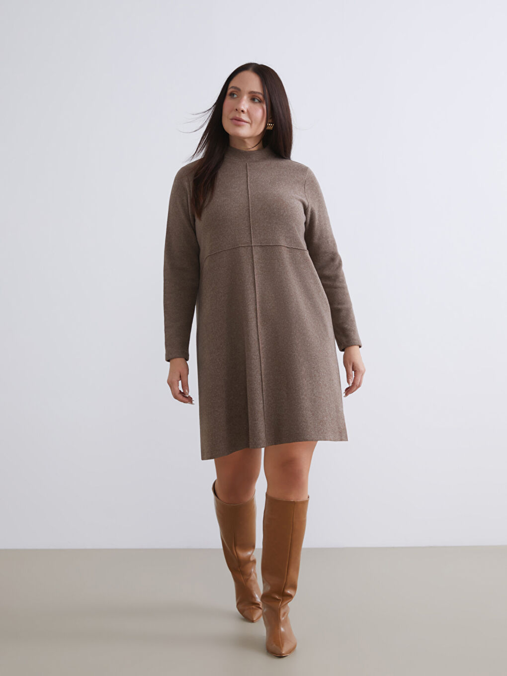 Kahverengi Yarım Balıkçı Yaka Mini Elbise-5