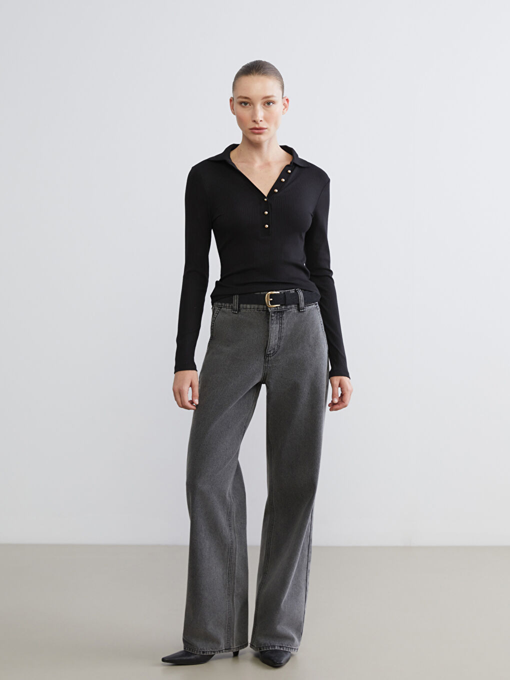 Siyah Polo Yaka Modal Karışımlı Kadın Tişört-1