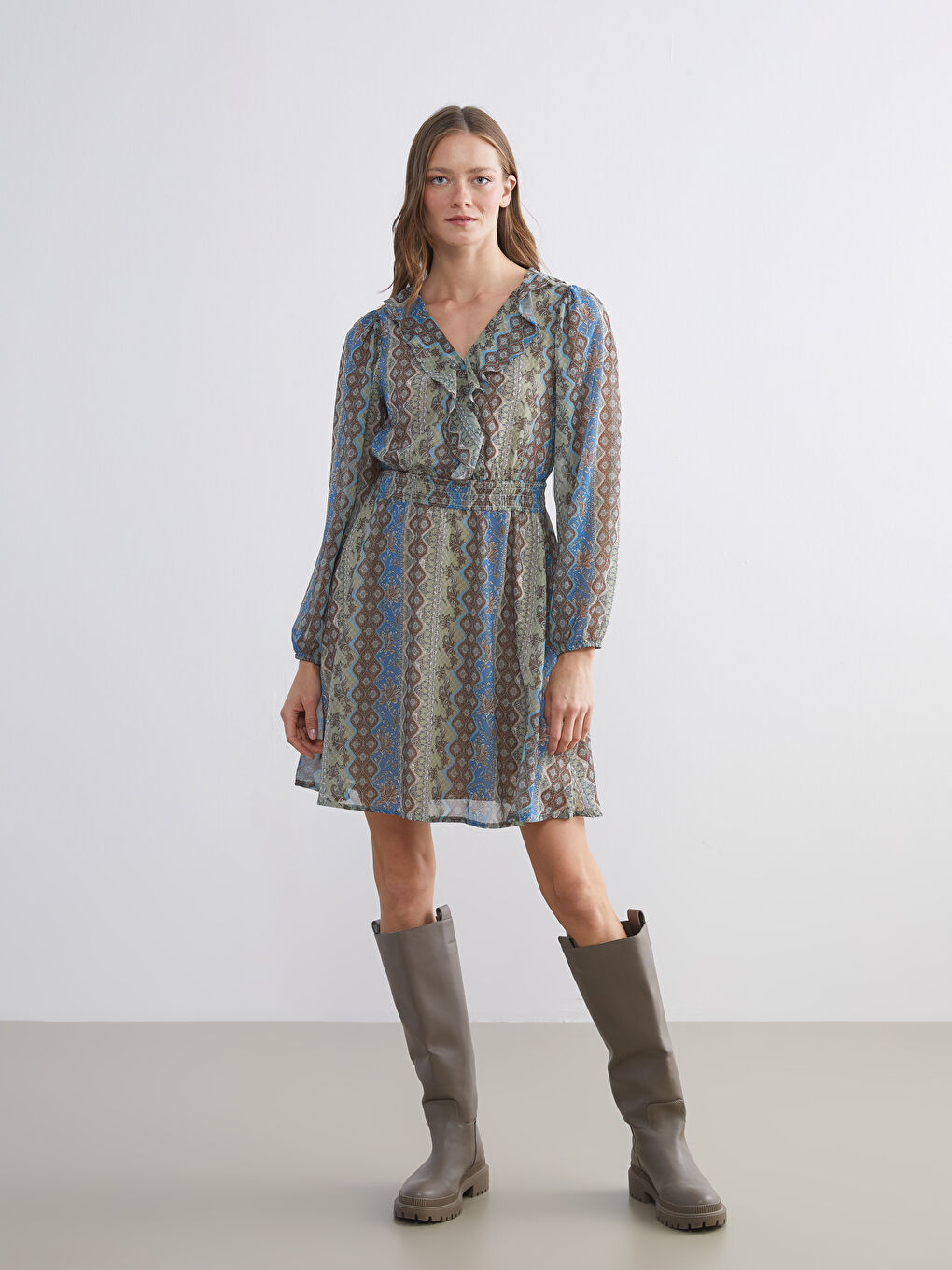 Yeşil V Yaka Çiçekli Şifon Belden Oturtmalı Mini Elbise-1