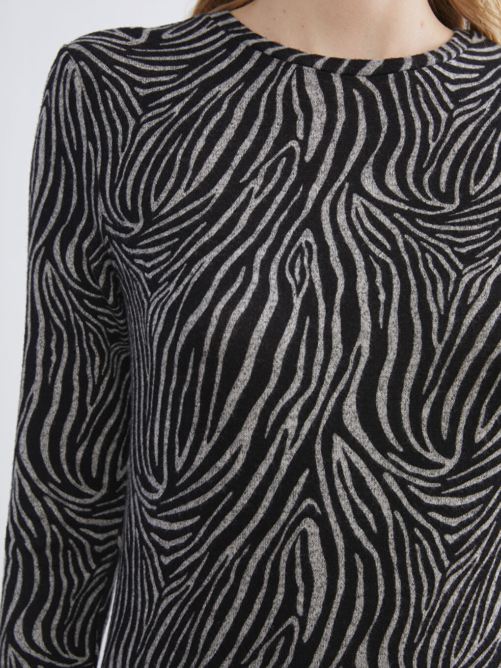 bluza s motivom s okruglim izrezom -3