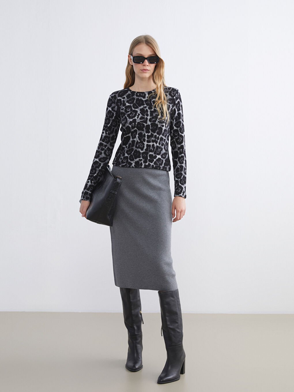 bluza s motivom s okruglim izrezom -1