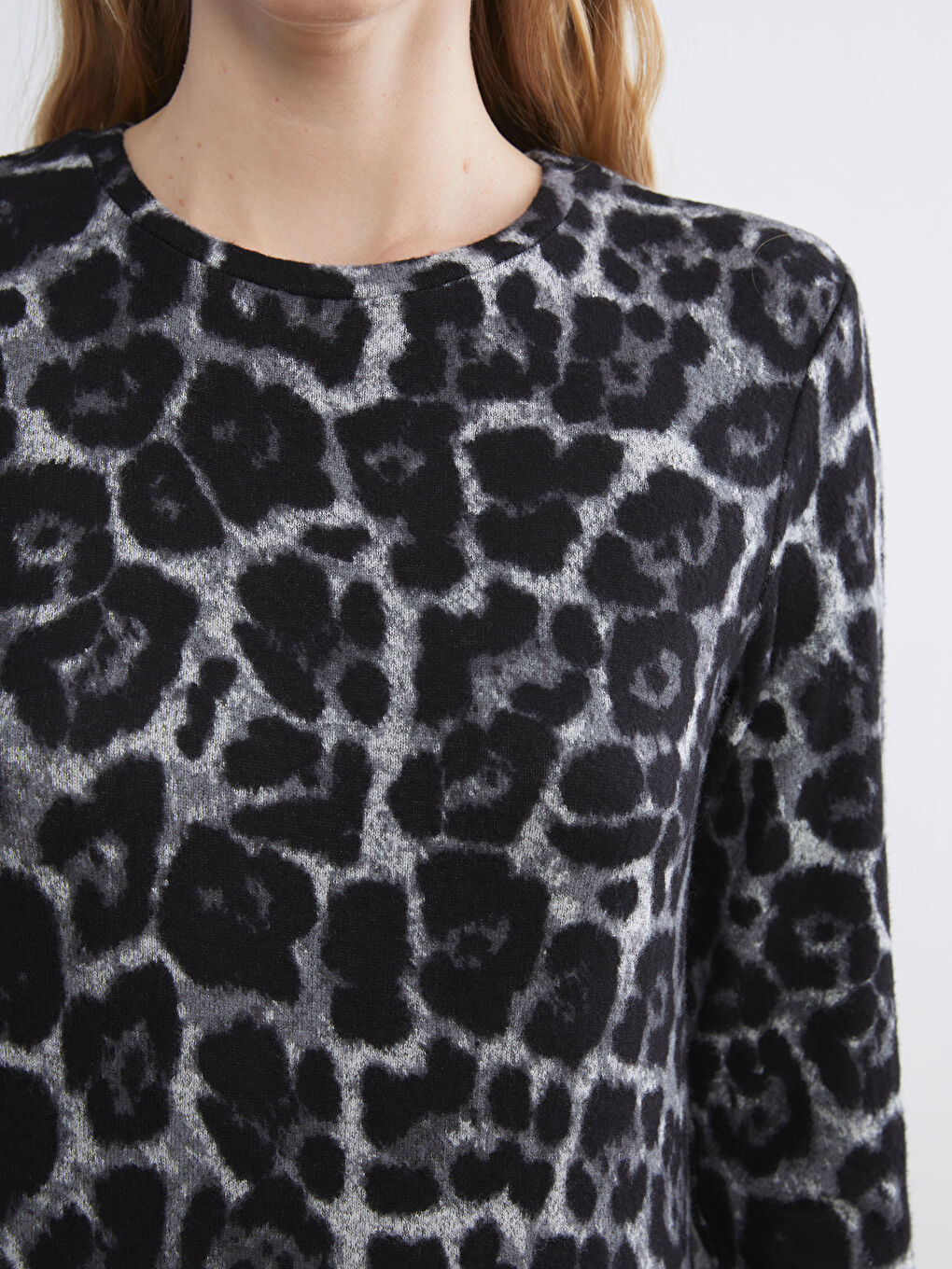 bluza s motivom s okruglim izrezom -2