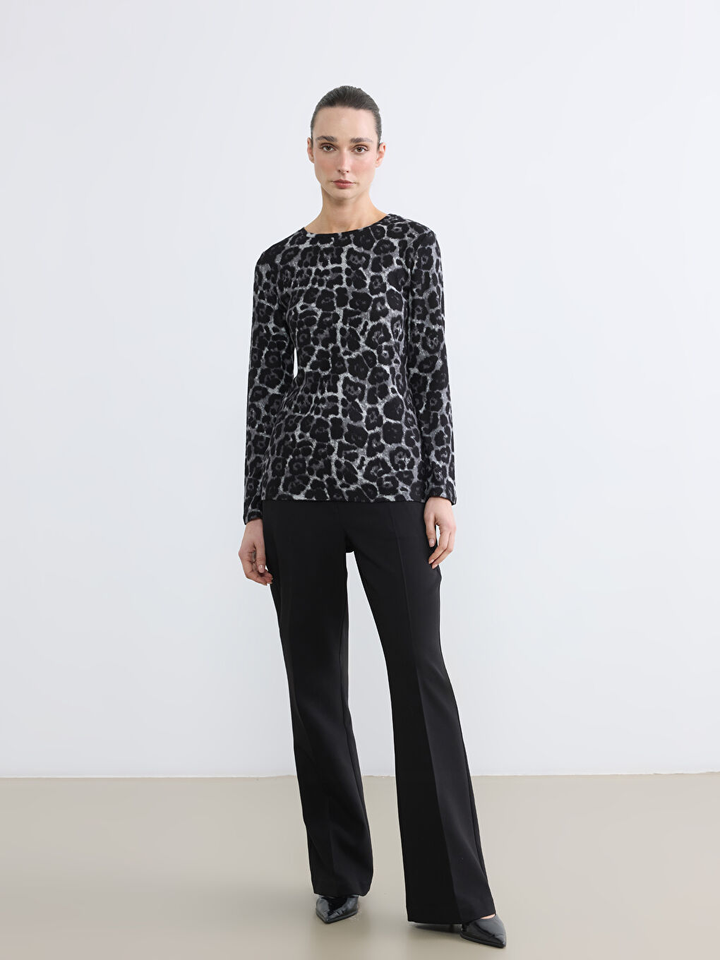 bluza s motivom s okruglim izrezom -1