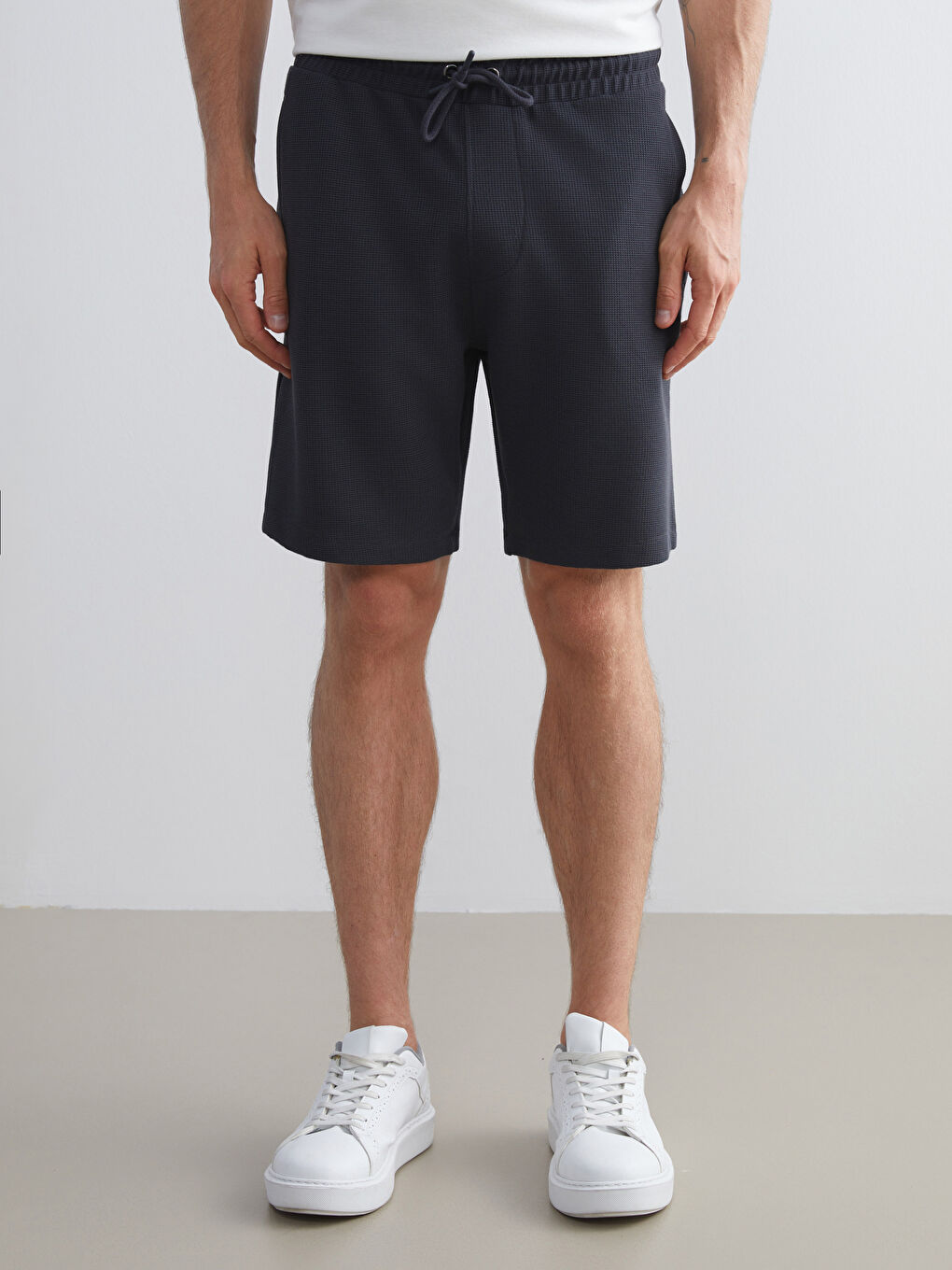 Antrasit Standart Kalıp Erkek Şort-1