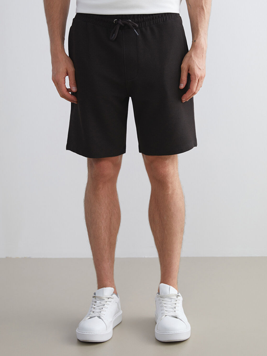 Kahverengi Standart Kalıp Erkek Şort-1