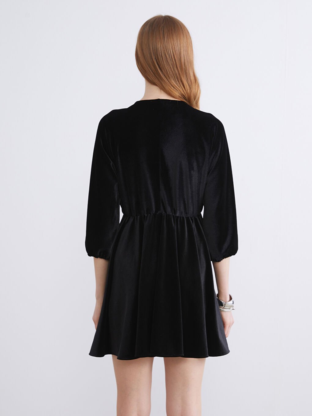 CRNA Haljina Žena-3