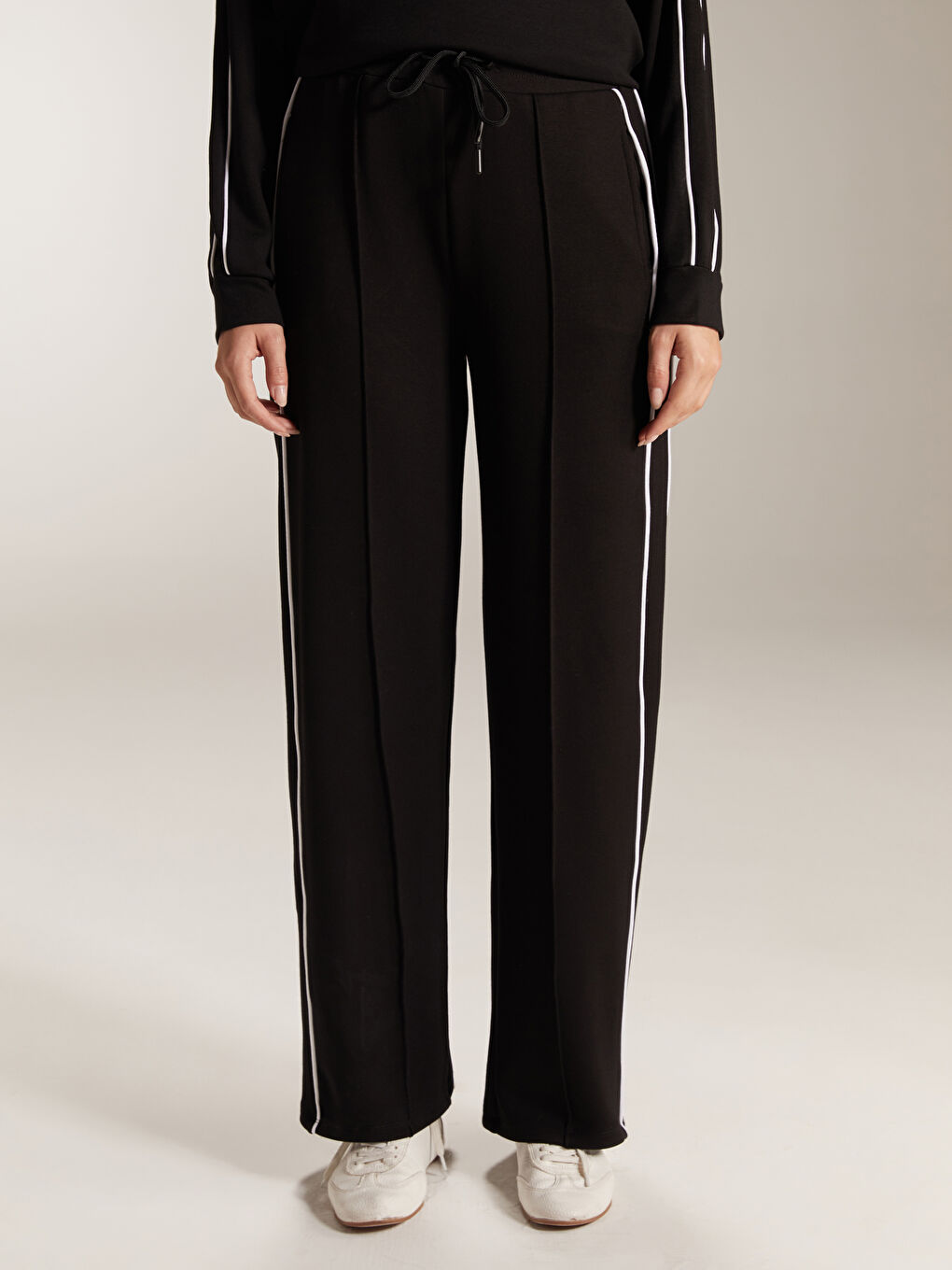 Siyah Beli Lastikli Kadın Eşofman Altı-4