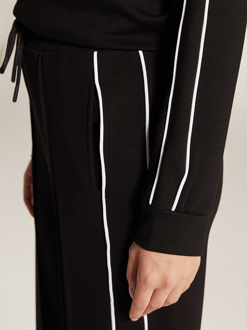 Siyah Beli Lastikli Kadın Eşofman Altı-6